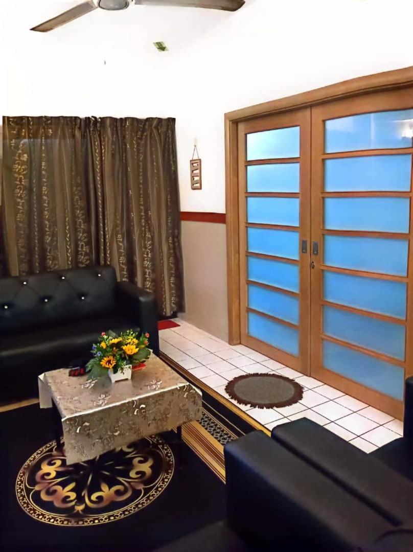 Bidadari Lagoon 4 Islamic Homestay Порт-Діксон Екстер'єр фото